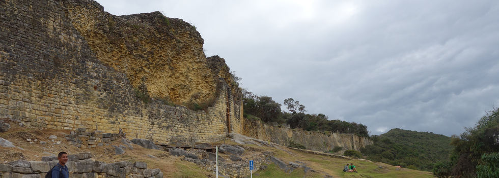 Ostseite-Chachapoyas-Festung-Kuelap.jpg
